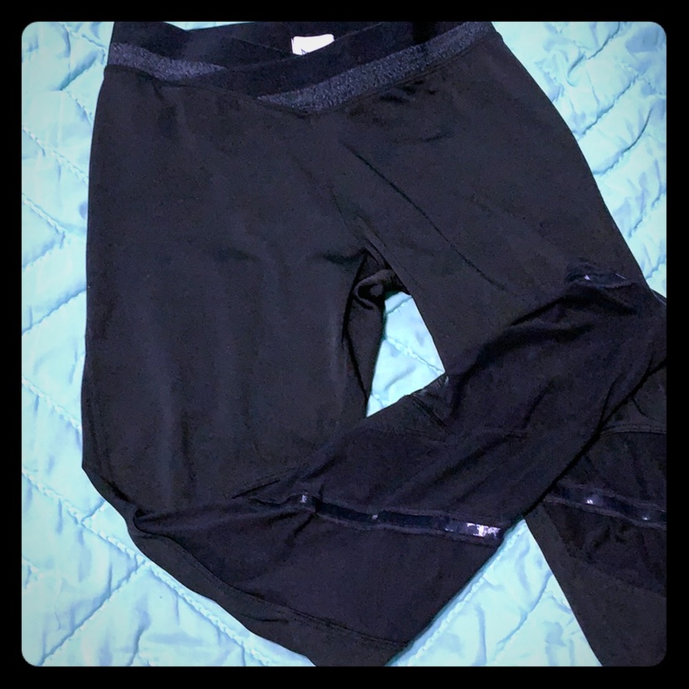Black leggings